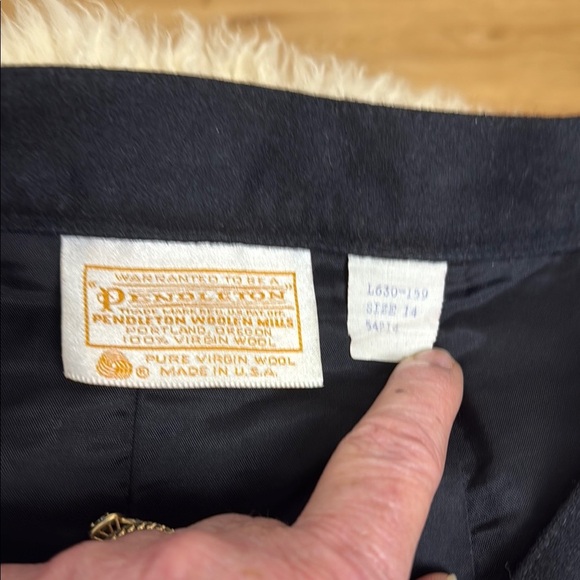 PENDLETON Tailored Suit-Blazer and Straight Skirt. Pure Virgin Wool - Picture 14 of 14